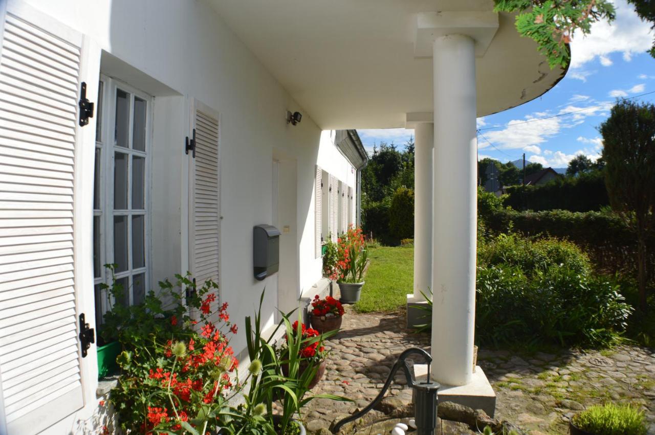 Bialy Dwor Villa Kostrzyca Exterior photo